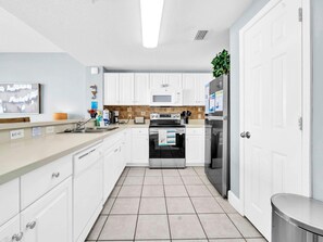 Apartment, 1 King-Bett und Schlafsofa (Majestic Beach Towers 1-2314) | Eigene Küche | Ofen, Toaster