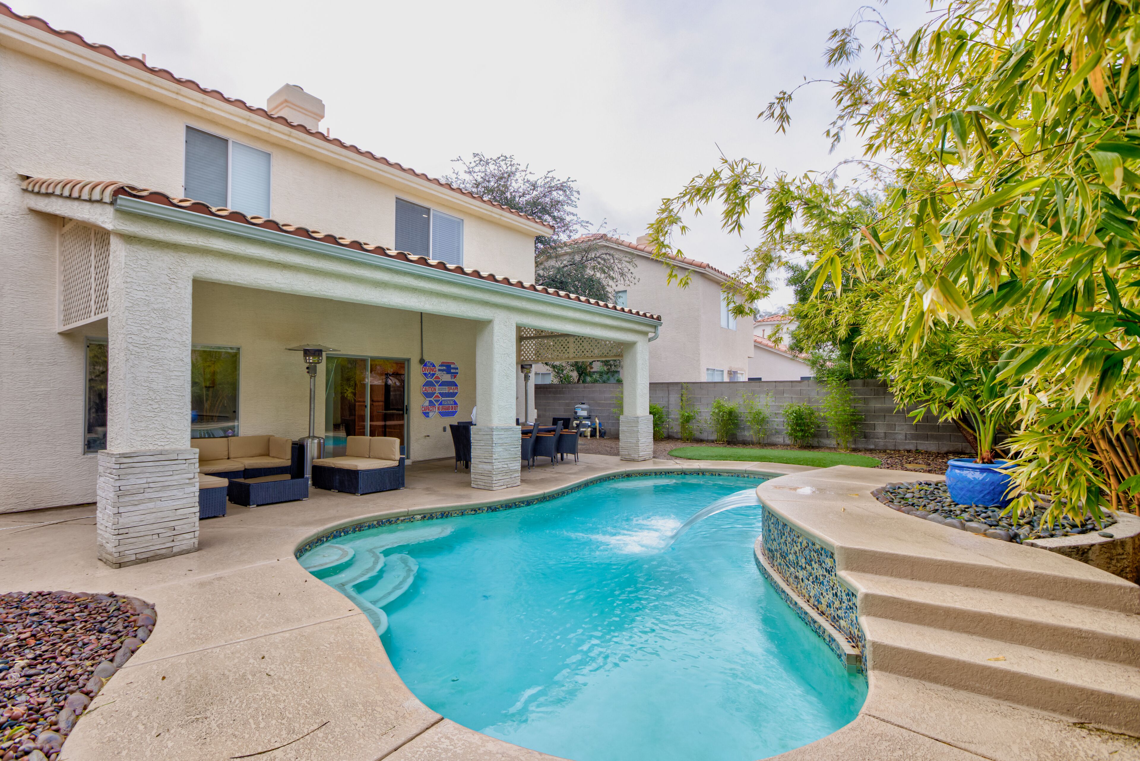 Paradise in Vegas near the Strip w/ game room & pool!
