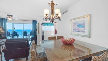 Condo, Multiple Beds (Summerhouse 502A) | Dining