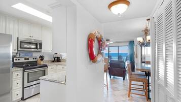 Condo, Multiple Beds (Summerhouse 502A) | Private kitchen | Oven, toaster