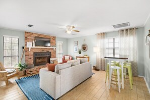 House, 1 Queen Bed with Sofa bed (Grayt Escape) | Living area | TV - Grayt Escape (Santa Rosa Beach)