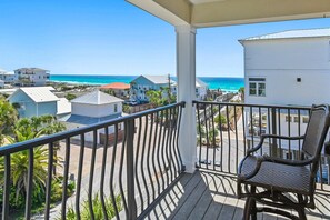 Talo, useita sänkyjä (Seas the Day) | Ulkoalueet