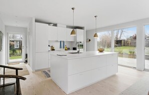 Fridge, dishwasher, coffee/tea maker - 3 bedroom lovely home in Gilleleje (Gilleleje)