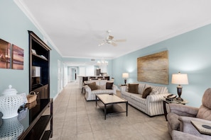 Apartment, Mehrere Betten (Majestic Beach Towers 2-1509) | 3 Schlafzimmer, WLAN