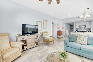 Living area - Sterling Reef 401 (Panama City Beach)