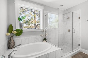 House, Multiple Beds (Last Call at NatureWalk 30A) | Bathroom | Free toiletries, towels, soap, toilet paper - Last Call at Naturewalk 30A (Santa Rosa Beach)