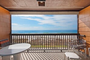 Leilighet, 1 kingsize-seng med sovesofa (Polynesian Village 211) | Utendørsservering