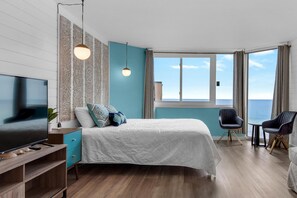 Studio, 1 King Bed with Sofa bed (Top of the Gulf 713) | WiFi - Top of the Gulf 713 (Panama City Beach)