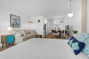Studio, 1 King Bed with Sofa bed (Top of the Gulf 713) - Top of the Gulf 713 (Panama City Beach)