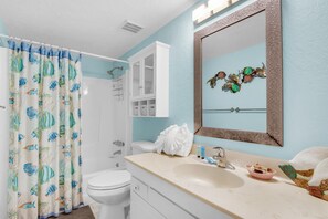 Condo, Multiple Beds (Emerald Isle 708) | Bathroom