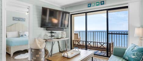 Appart'hôtel, 1 très grand lit et 1 canapé-lit (Commodore 1302 Caspian Rose) | Coin séjour