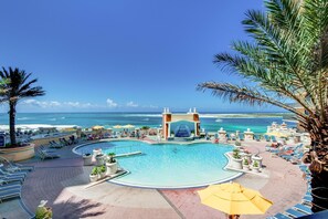 Lejlighed - flere senge (Emerald Grande W223) | Pool | Udendørs pool, opvarmet pool