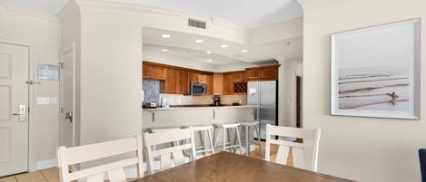 Apartment, Mehrere Betten (Emerald Grande W223) | Speisen