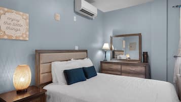 Studio, 1 Queen Bed with Sofa bed (Village of South Walton B375) | Iron/ironing board, WiFi