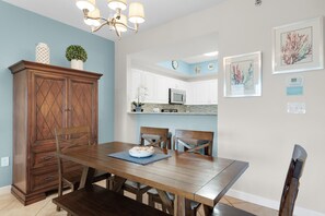Dining - Summit at Tops'l 403 (Miramar Beach)