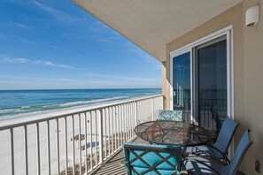 Apartment, Mehrere Betten (Grandview East 401) | Speisen im Freien