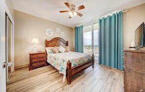 ์ฝ๋, ์นจ๋(์ฌ๋ฌ ๊ฐ) (Majestic Beach Towers 2-901) | WiFi