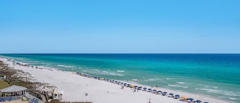 Appartement, Meerdere bedden (Beach House 603D- Rest Ashore) | Strand | Accommodatie ligt op het strand