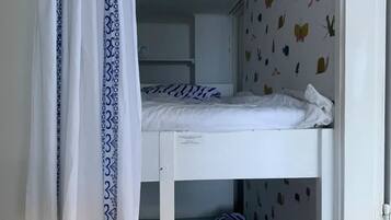 1 bedroom, WiFi, bed sheets