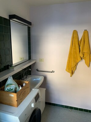 淋浴设施、毛巾