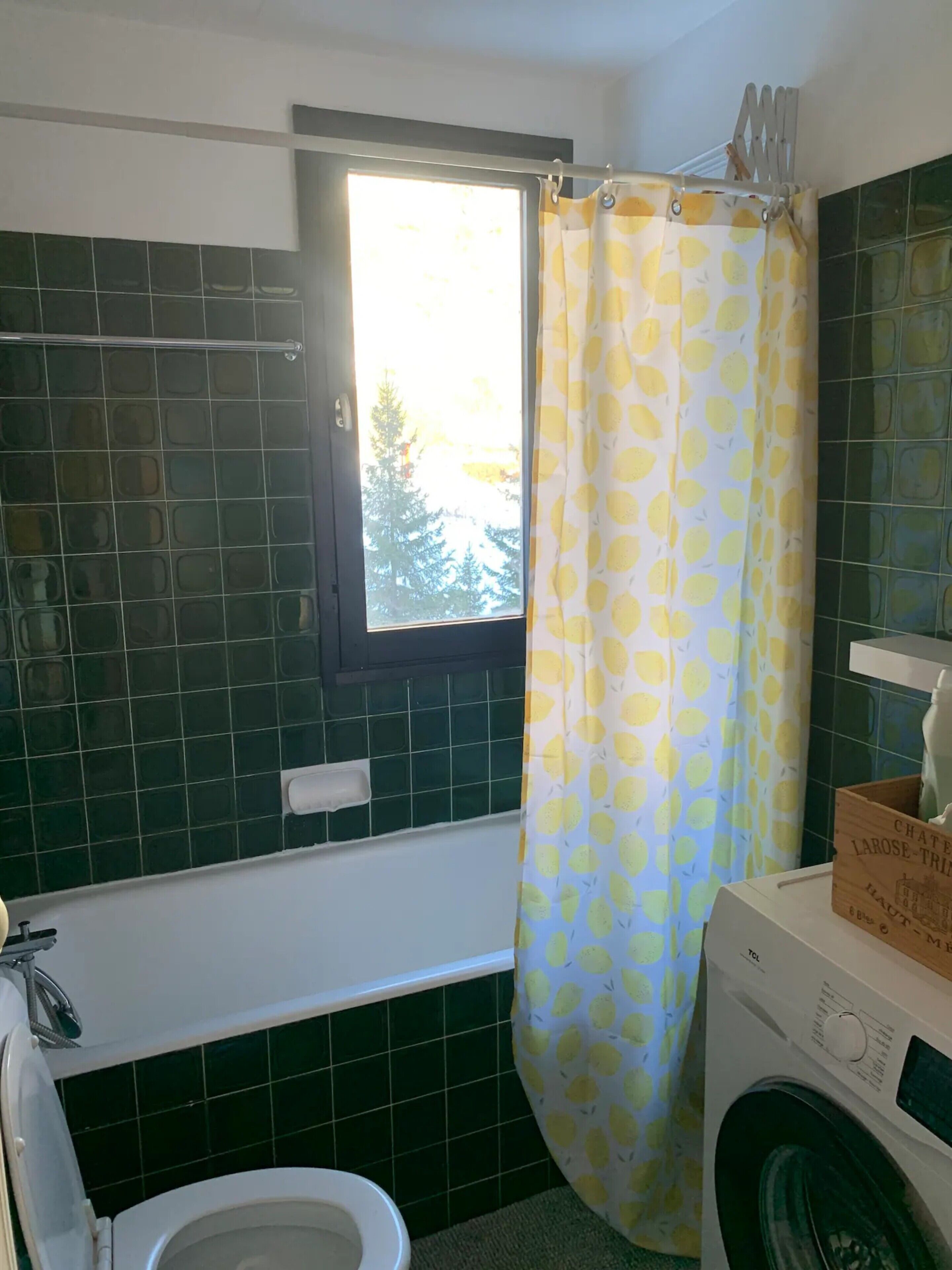 Shower, towels