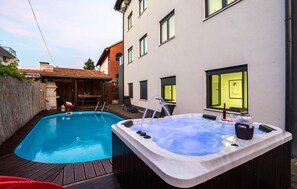 Pool - Awesome apartment in Kastel Kambelovac (Kastel Kambelovac)