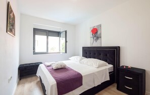 2 dormitorios, cuna de viaje, wifi gratis y ropa de cama