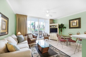Condo, 1 King Bed with Sofa bed (Destin West Bayside Sandpiper L07) | Living area