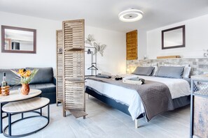 Ferros/tábuas de passar roupa, Wi-Fi de cortesia, roupa de cama