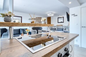 Interior - Studio Apartment 'Park Carpe Diem' with Shared Pool, Wi-Fi and Air Conditioning (Alicante (Alacant))