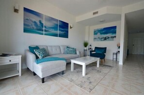 Living area - Ocean View Condo, Providenciales (Richmond  Hill Providenciales)