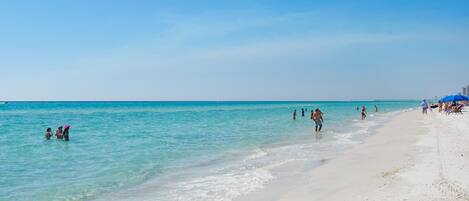 Hus, flere senger (Lyndell Beach Cottage) | Strand