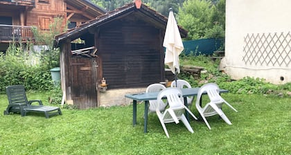 Chalet 'Rekiano À Samoens' with Mountain View, Private Terrace and Wi-Fi