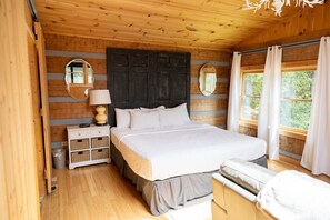 4 habitaciones, tabla de planchar con plancha y cuna de viaje 