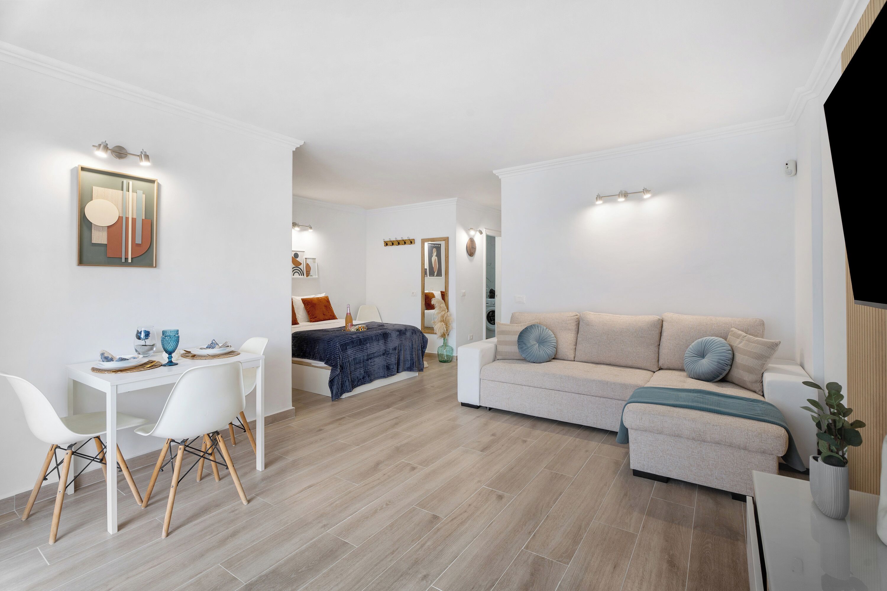 1 chambre, fer et planche à repasser, Wi-Fi gratuit, draps fournis