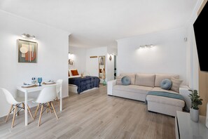 1 bedroom, iron/ironing board, free WiFi, bed sheets - Vacation Studio 'Peggy's Home' with Shared Pool, Wi-Fi and Air Conditioning (Santa Cruz de Tenerife)