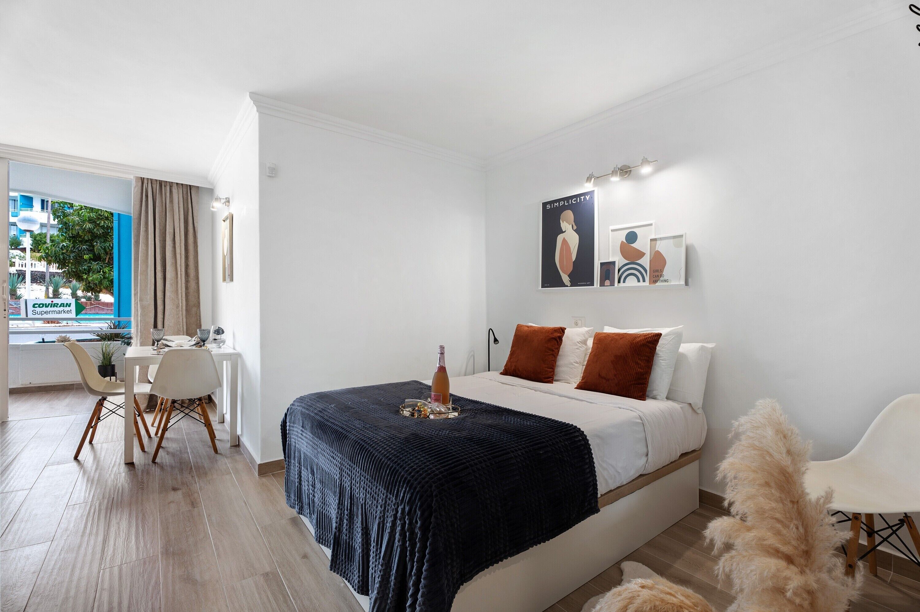 1 slaapkamer, een strijkplank/strijkijzer, gratis wifi, beddengoed