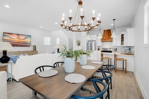 House, Multiple Beds (Churchill Dunes) | Dining