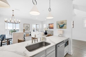 House, Multiple Beds (Churchill Dunes) | Interior