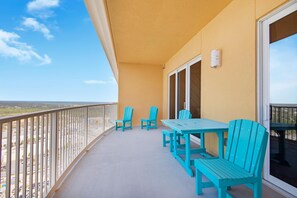 Outdoor dining - Calypso 3-2307 (Panama City Beach)