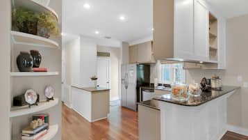 Hus - flere senge (Magnolia Cottage) | Privat køkken