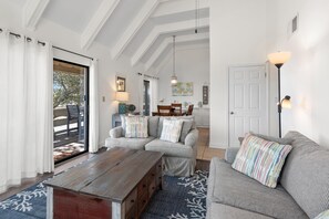 Appart'hôtel, plusieurs lits (Beachy Keen) | Coin séjour