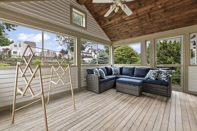 High Tide Cottage is located in town and just steps from Ogunquit Beach!