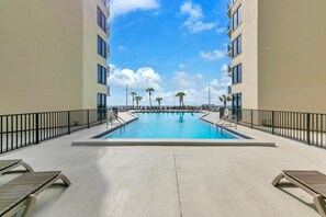 Appart'hôtel, 1 très grand lit et 1 canapé-lit (Sunbird 508E) | Piscine