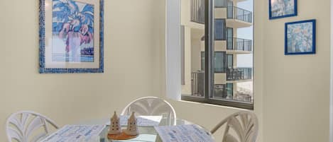 Leilighet, 1 kingsize-seng med sovesofa (Sunbird 508E) | Spiseområde