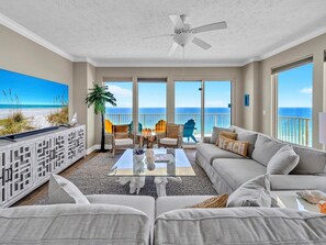 Apartamento, varias camas (Gulf Crest 2107A) | Zona de estar | Una televisión