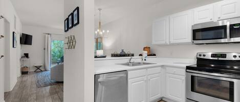 Condo, Multiple Beds (Heron's Watch Way 4104- Coach's Sand ) | Private kitchen | Oven, toaster