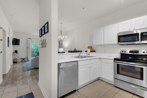 Appartement, Meerdere bedden (Heron's Watch Way 4104- Coach's Sand ) | Privékeuken | Een oven, een broodrooster