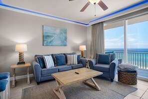 Condo, 1 King Bed with Sofa bed (Splash 603E) | Living area