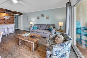 Condo, 1 King Bed with Sofa bed (The Summit 924) | Living area - The Summit 924 (Panama City Beach)